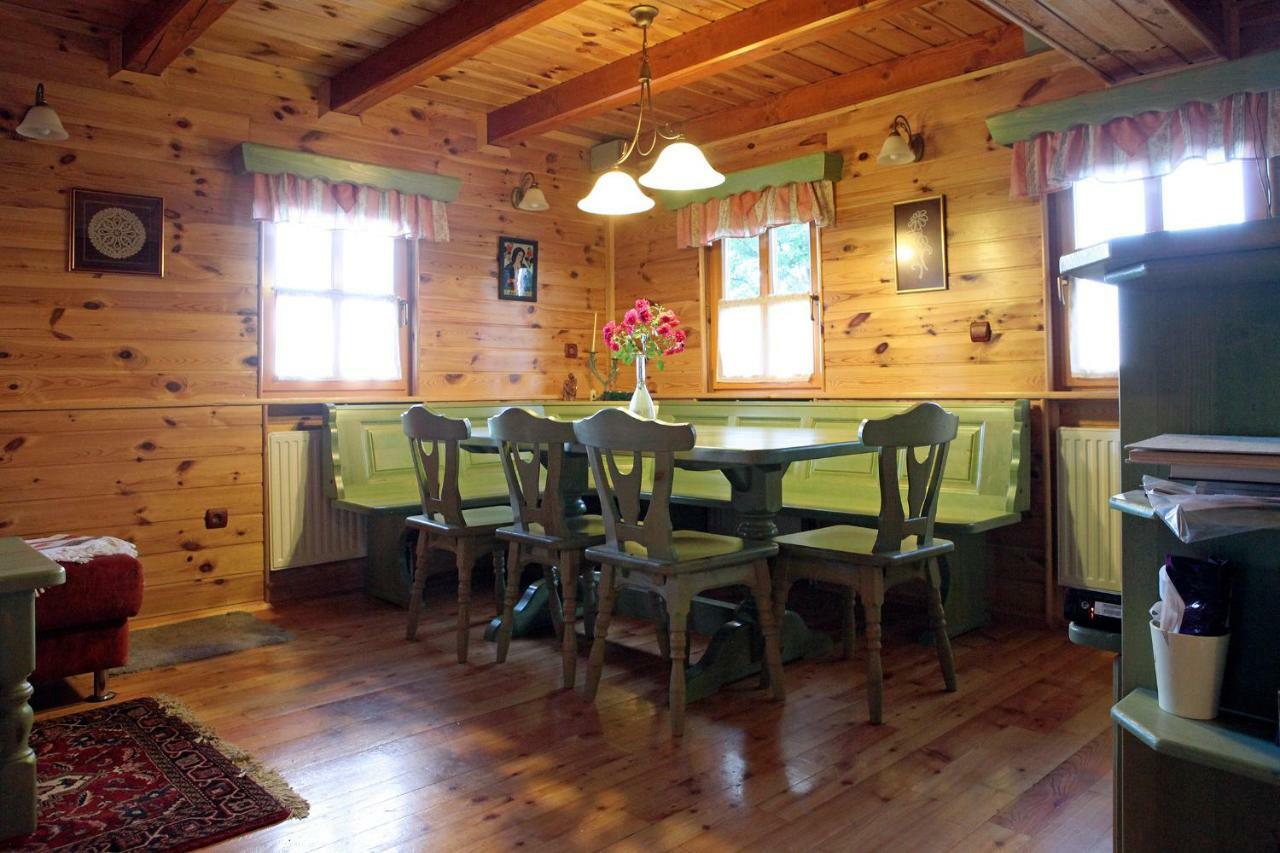 Natural Wooden Sweetheart Padeski Vrh ภายนอก รูปภาพ